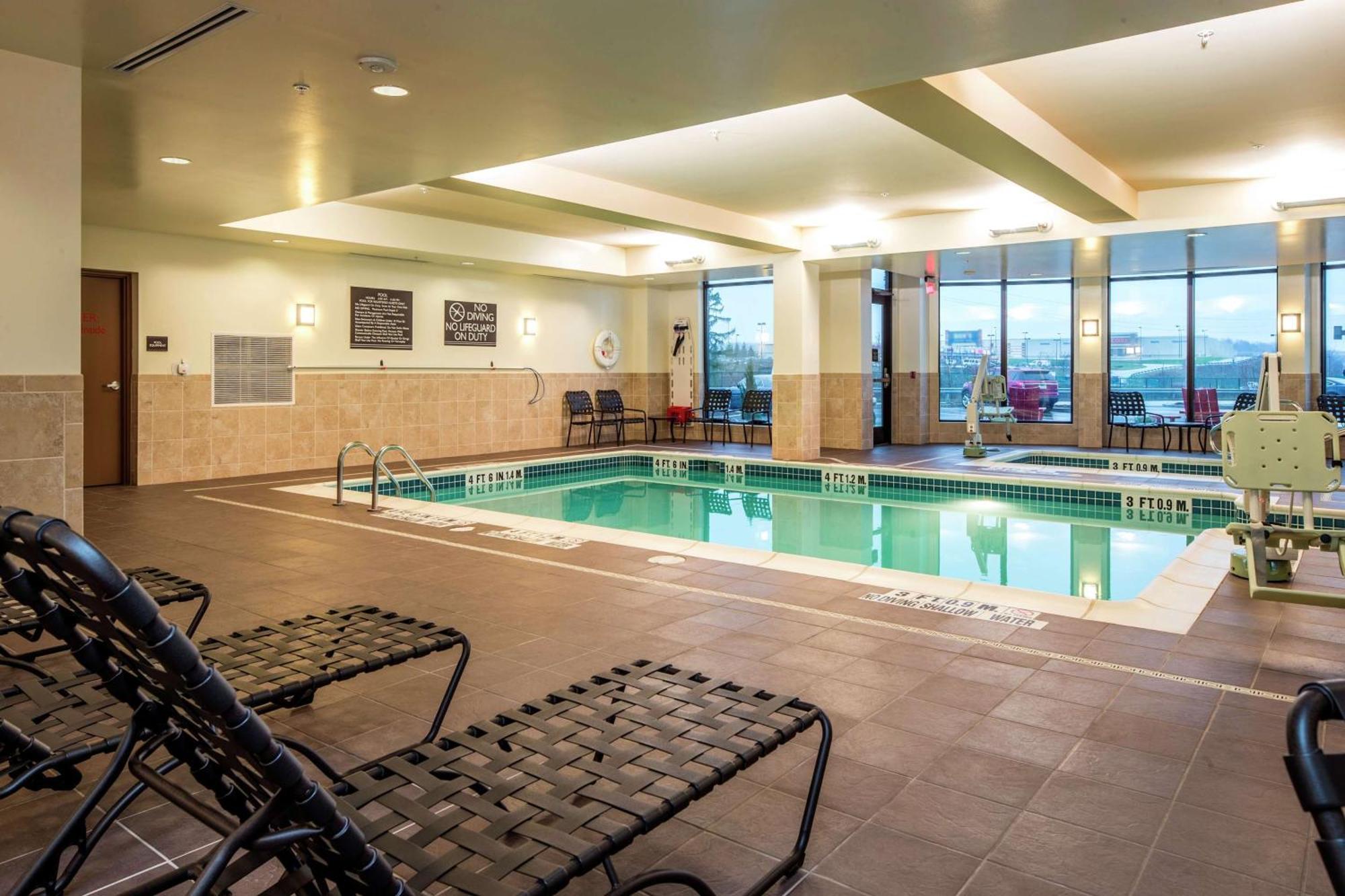 Hilton Garden Inn Uniontown Exteriér fotografie